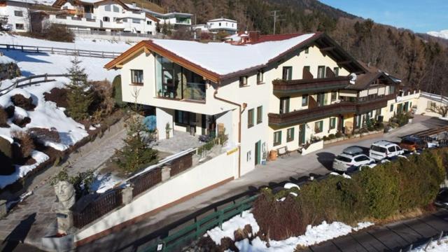 Landhaus Toechterle Apartment Telfes im Stubai Luaran gambar