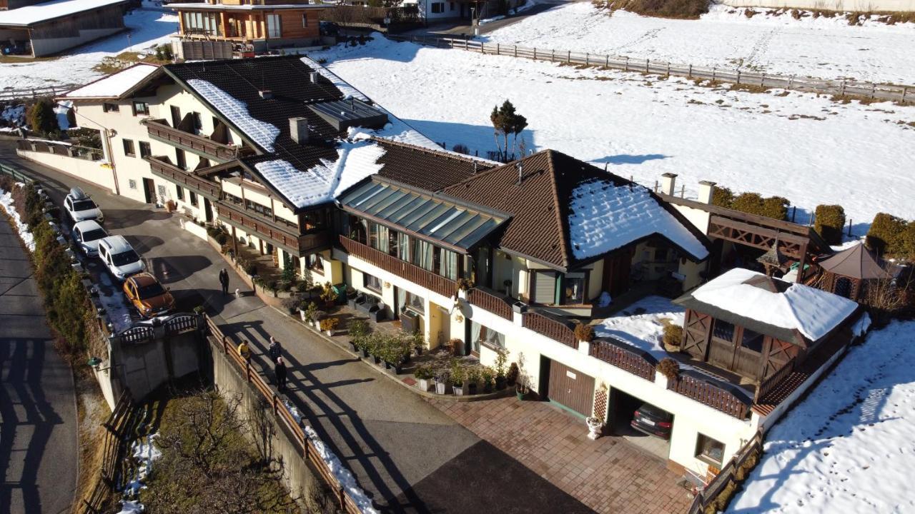 Landhaus Toechterle Apartment Telfes im Stubai Luaran gambar